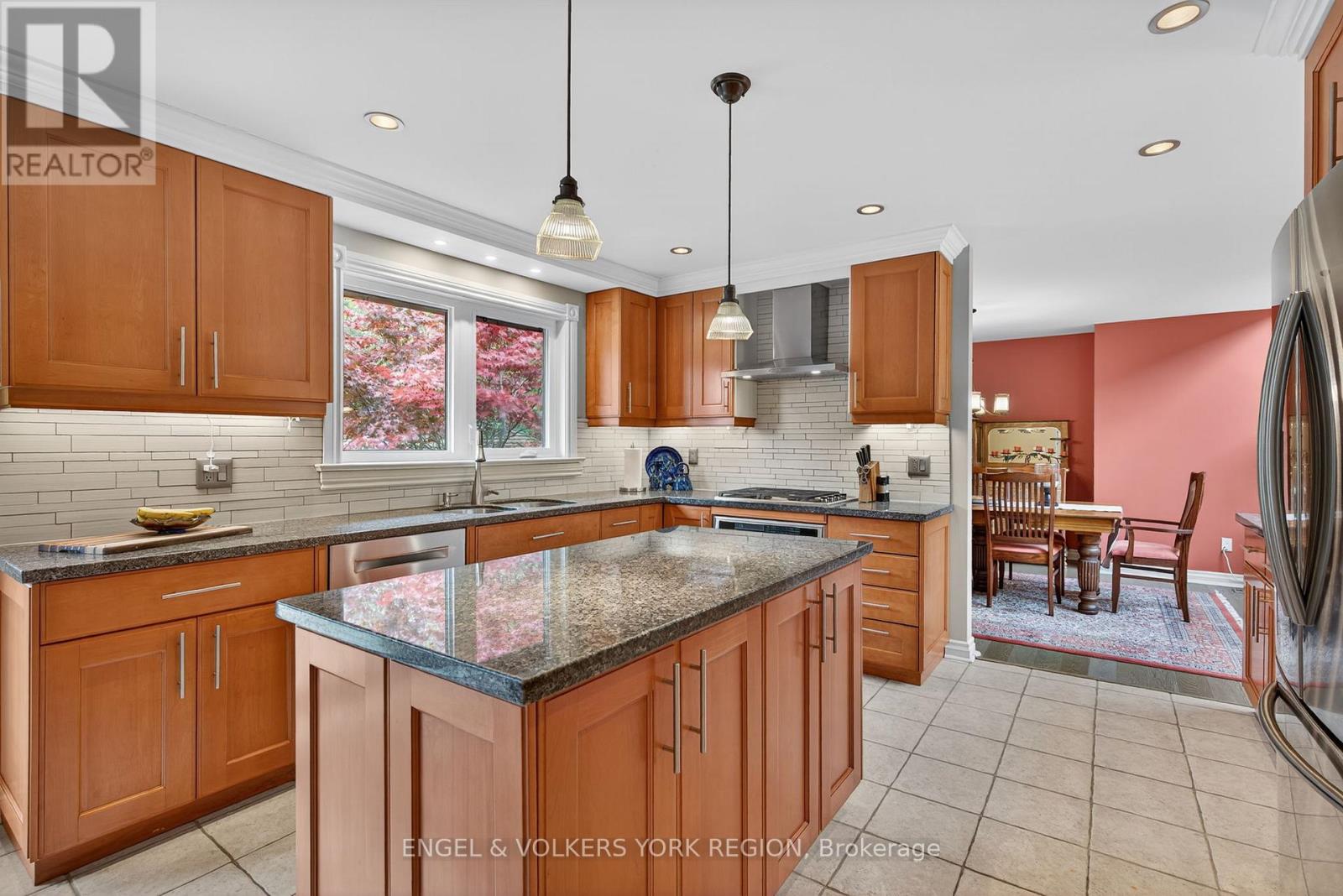 90 Dearbourne Avenue, King, Ontario  L7B 1A3 - Photo 12 - N12467937