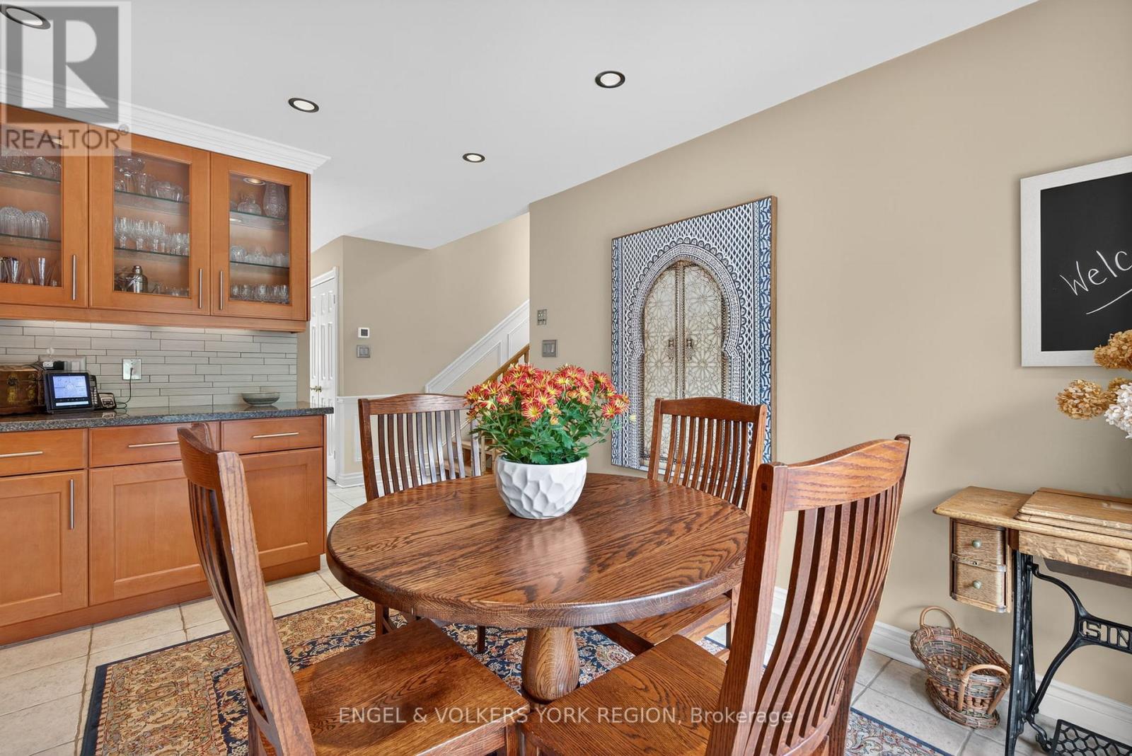 90 Dearbourne Avenue, King, Ontario  L7B 1A3 - Photo 15 - N12467937