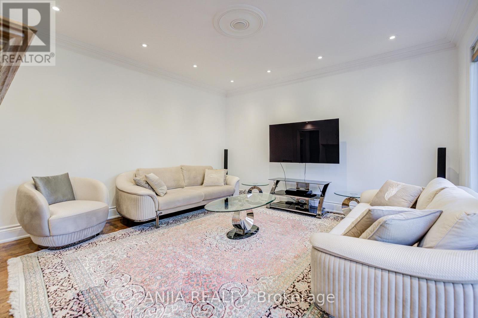 212 19th Avenue, Richmond Hill, Ontario  L4E 3P6 - Photo 14 - N12467938