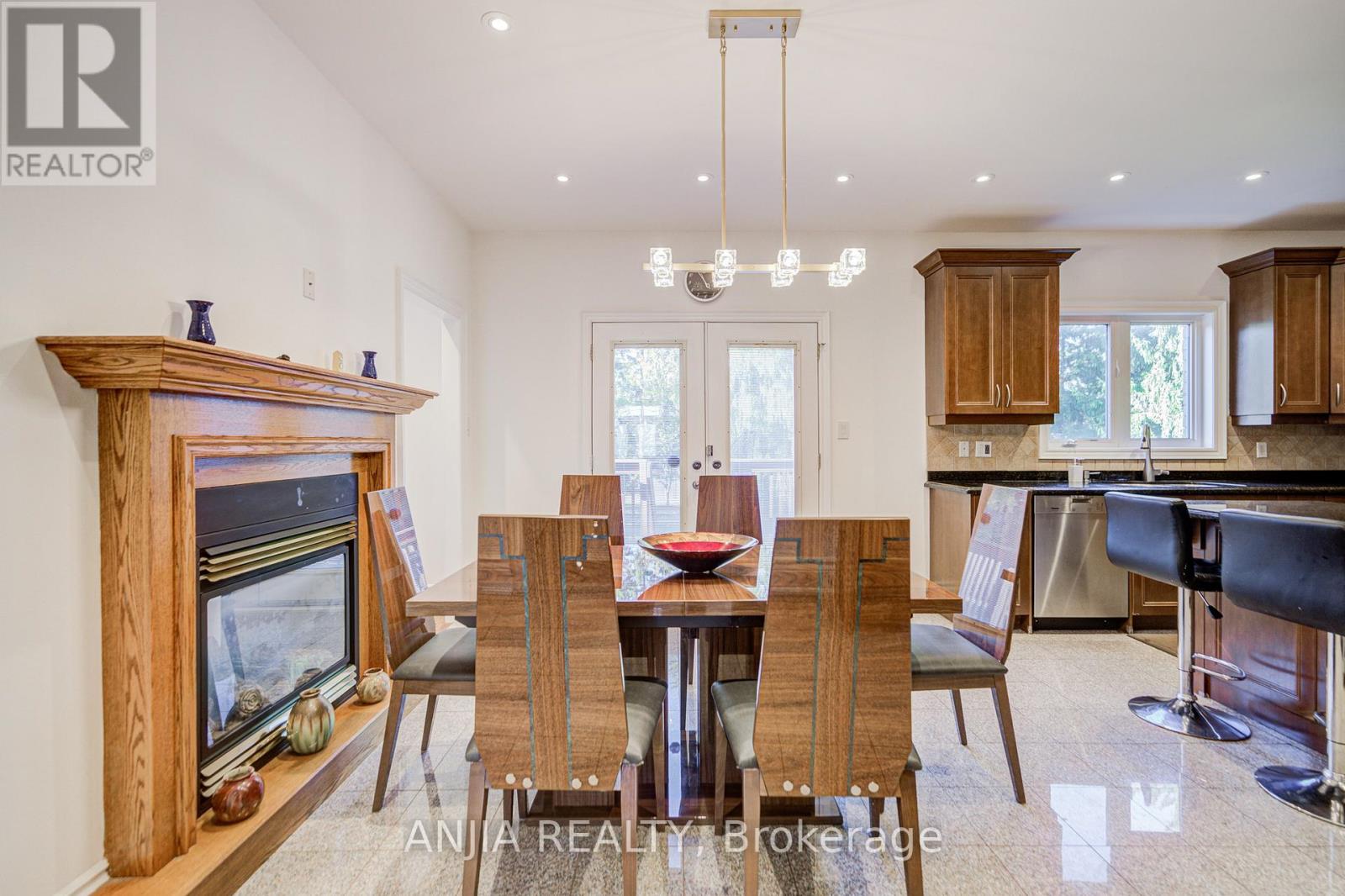 212 19th Avenue, Richmond Hill, Ontario  L4E 3P6 - Photo 17 - N12467938