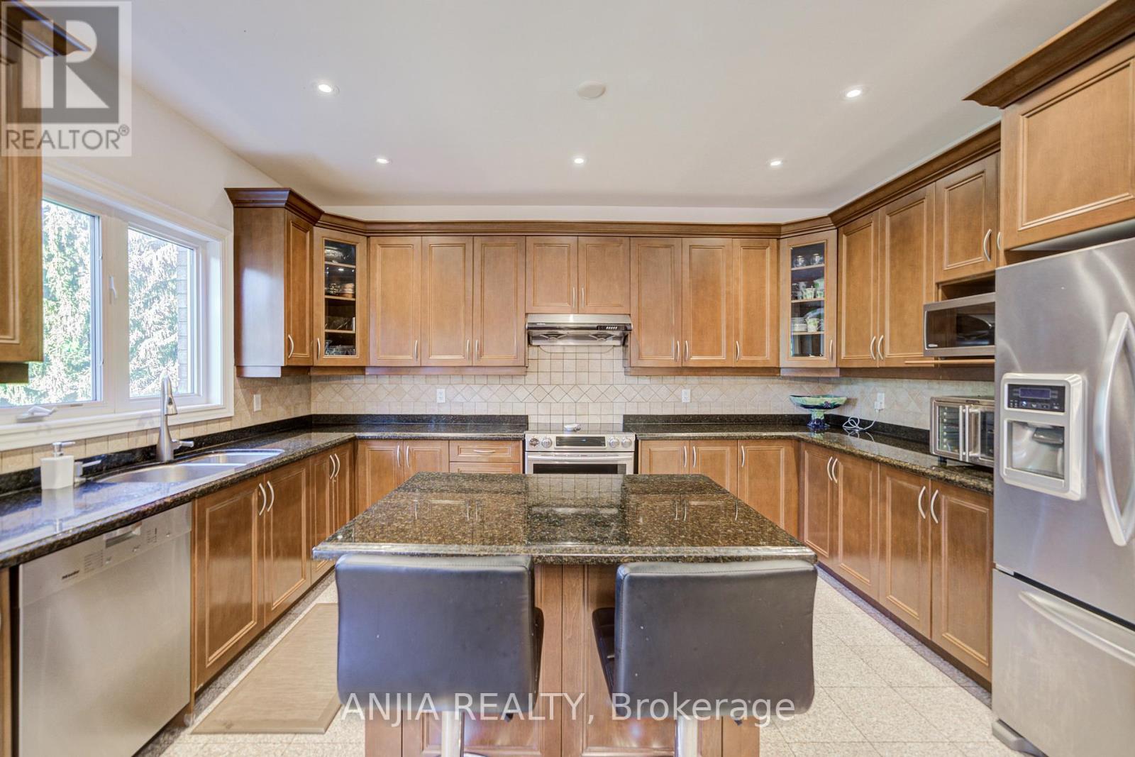 212 19th Avenue, Richmond Hill, Ontario  L4E 3P6 - Photo 20 - N12467938