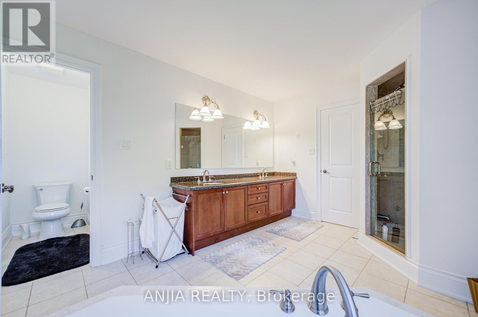 212 19th Avenue, Richmond Hill, Ontario  L4E 3P6 - Photo 30 - N12467938
