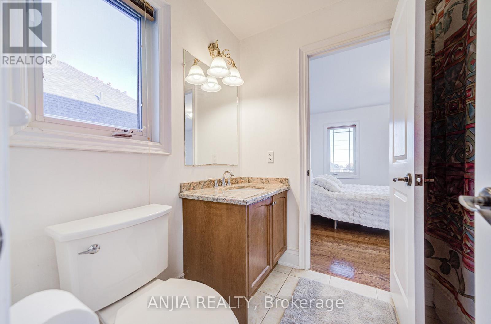 212 19th Avenue, Richmond Hill, Ontario  L4E 3P6 - Photo 32 - N12467938