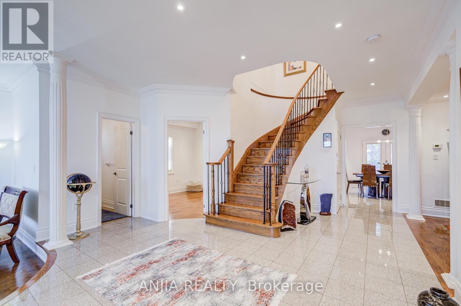 212 19th Avenue, Richmond Hill, Ontario  L4E 3P6 - Photo 7 - N12467938