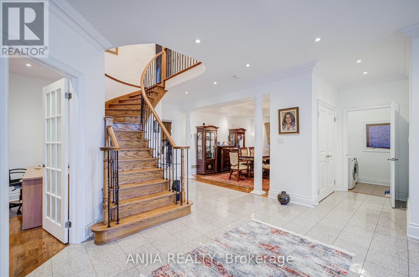 212 19th Avenue, Richmond Hill, Ontario  L4E 3P6 - Photo 8 - N12467938