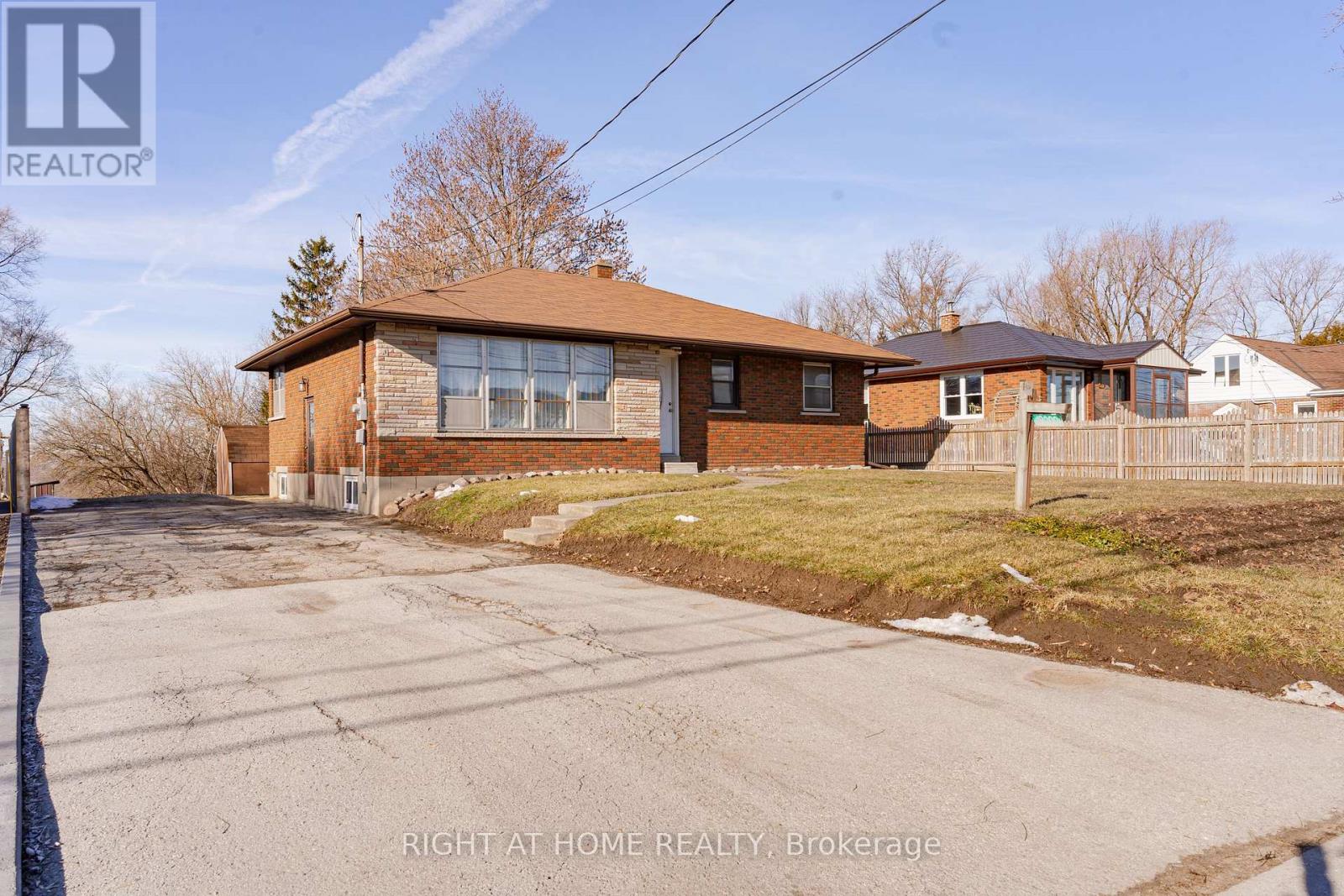 18200 Leslie Street, East Gwillimbury, Ontario  L9N 0M5 - Photo 2 - N12467942