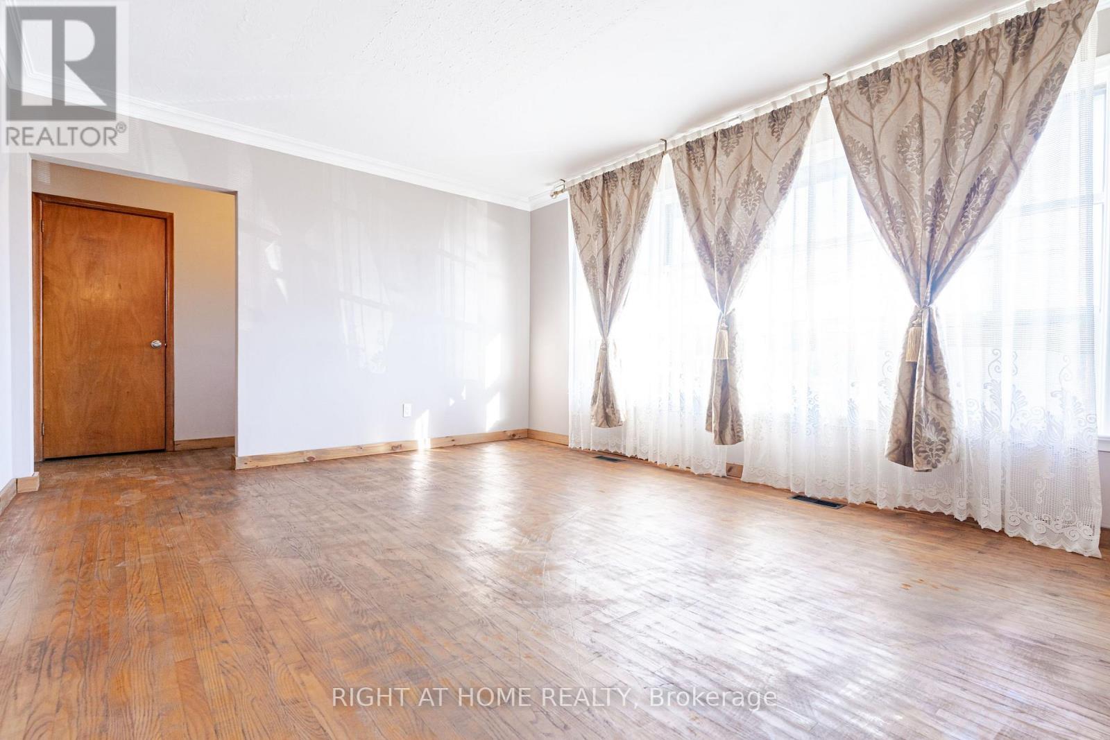 18200 Leslie Street, East Gwillimbury, Ontario  L9N 0M5 - Photo 8 - N12467942