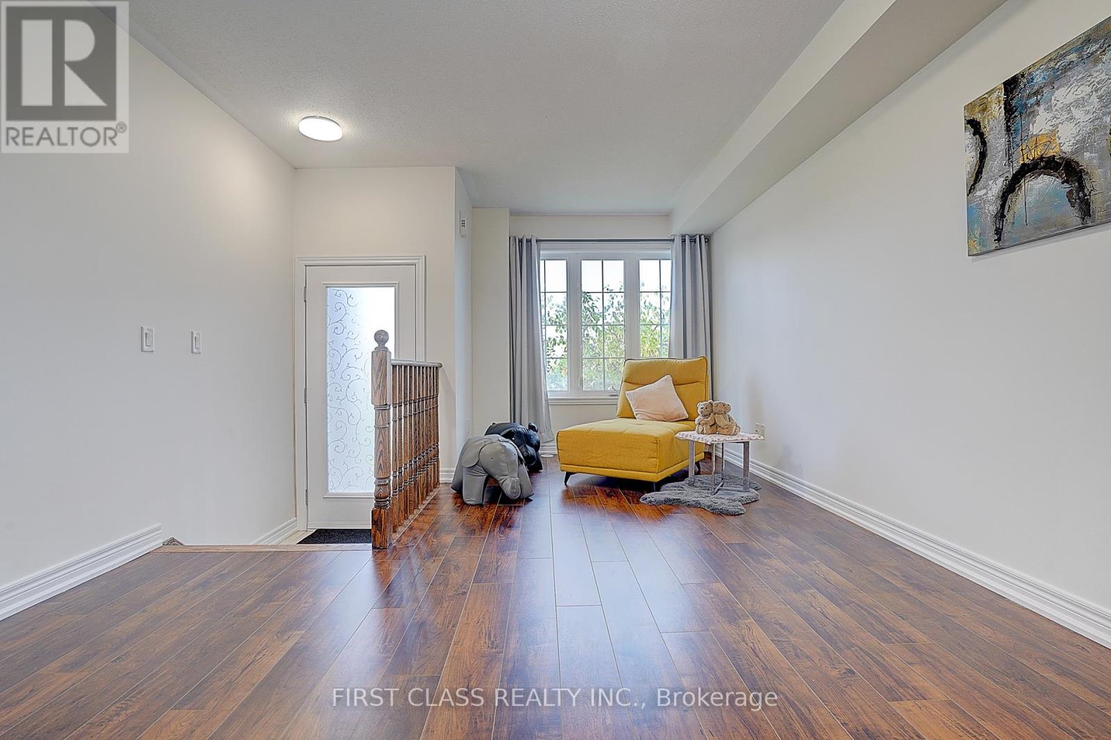 5303 Major Mackenzie Drive E, Markham, Ontario  L6C 0N3 - Photo 3 - N12467960