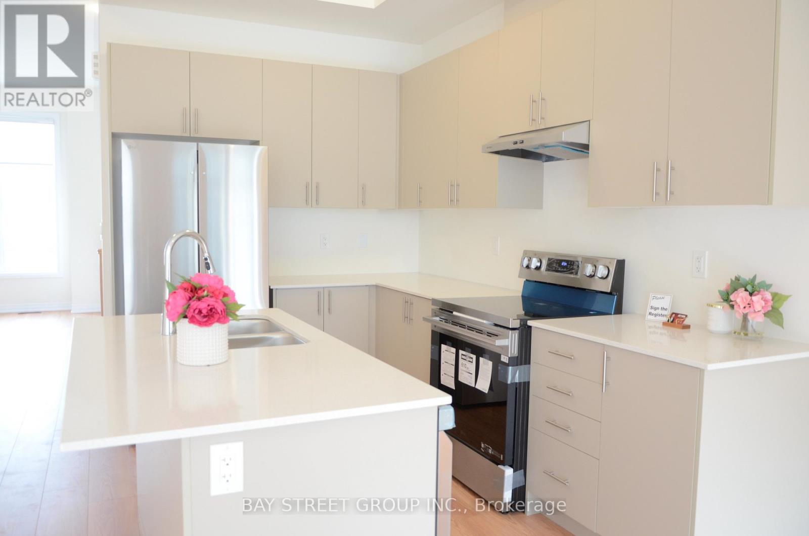 3 Russell Wice Avenue, Richmond Hill, Ontario  L4S 0P3 - Photo 2 - N12467991