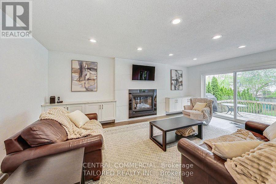 35 Mackay Avenue, Richmond Hill, Ontario  L4C 6K2 - Photo 16 - N12468023