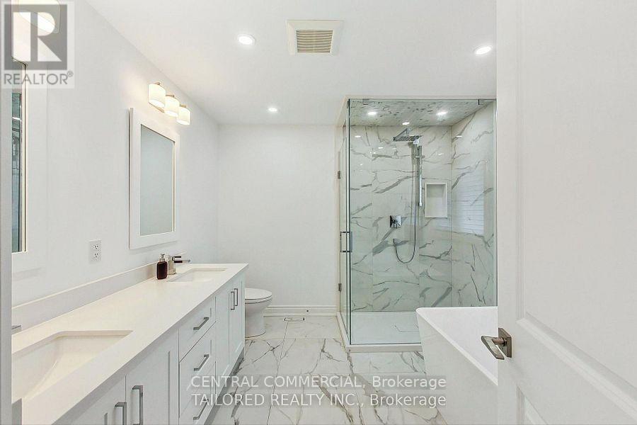 35 Mackay Avenue, Richmond Hill, Ontario  L4C 6K2 - Photo 20 - N12468023