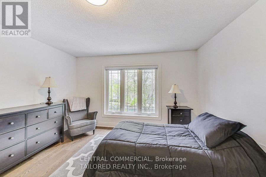 35 Mackay Avenue, Richmond Hill, Ontario  L4C 6K2 - Photo 21 - N12468023
