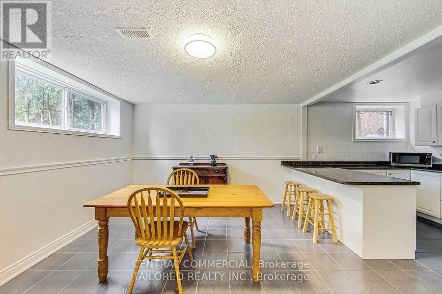 35 Mackay Avenue, Richmond Hill, Ontario  L4C 6K2 - Photo 25 - N12468023