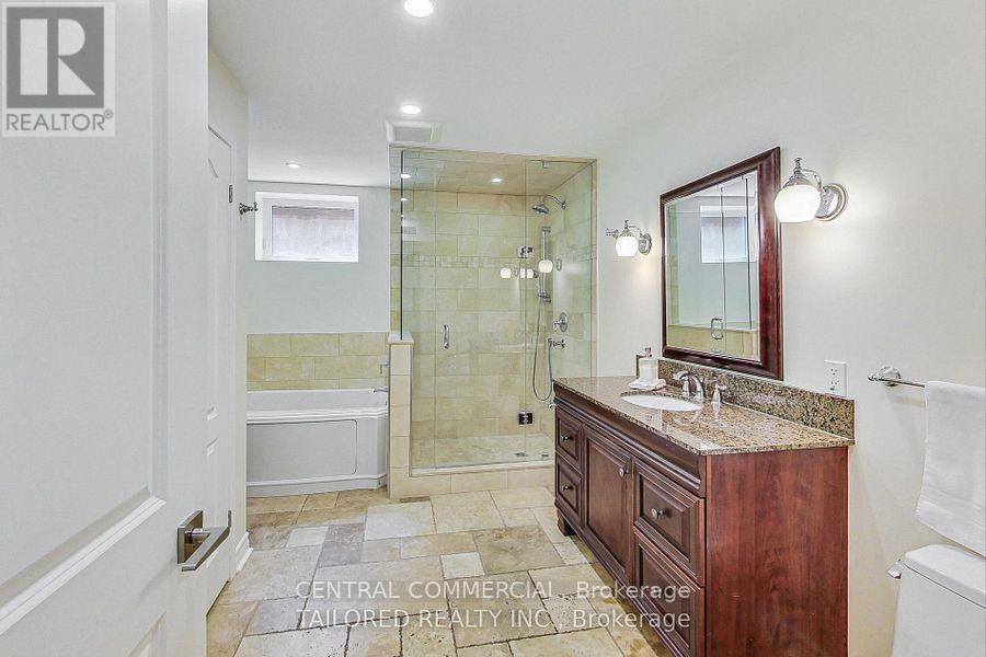 35 Mackay Avenue, Richmond Hill, Ontario  L4C 6K2 - Photo 27 - N12468023