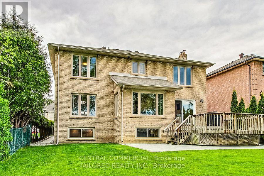 35 Mackay Avenue, Richmond Hill, Ontario  L4C 6K2 - Photo 6 - N12468023