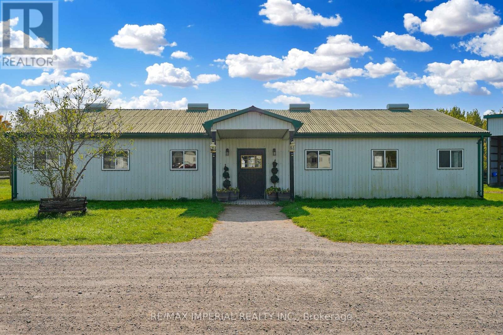 18054 Warden Avenue, East Gwillimbury, Ontario  L0G 1V0 - Photo 25 - N12468028