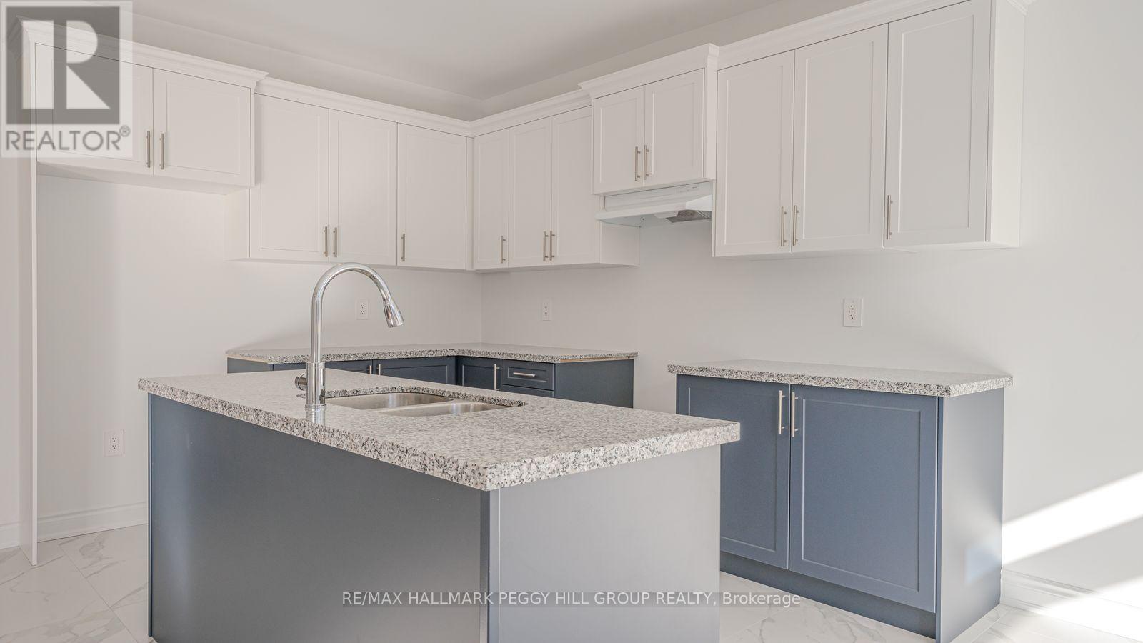 Upper Unit - 2988 Monarch Drive, Orillia, Ontario  L3V 8M7 - Photo 2 - S12467956