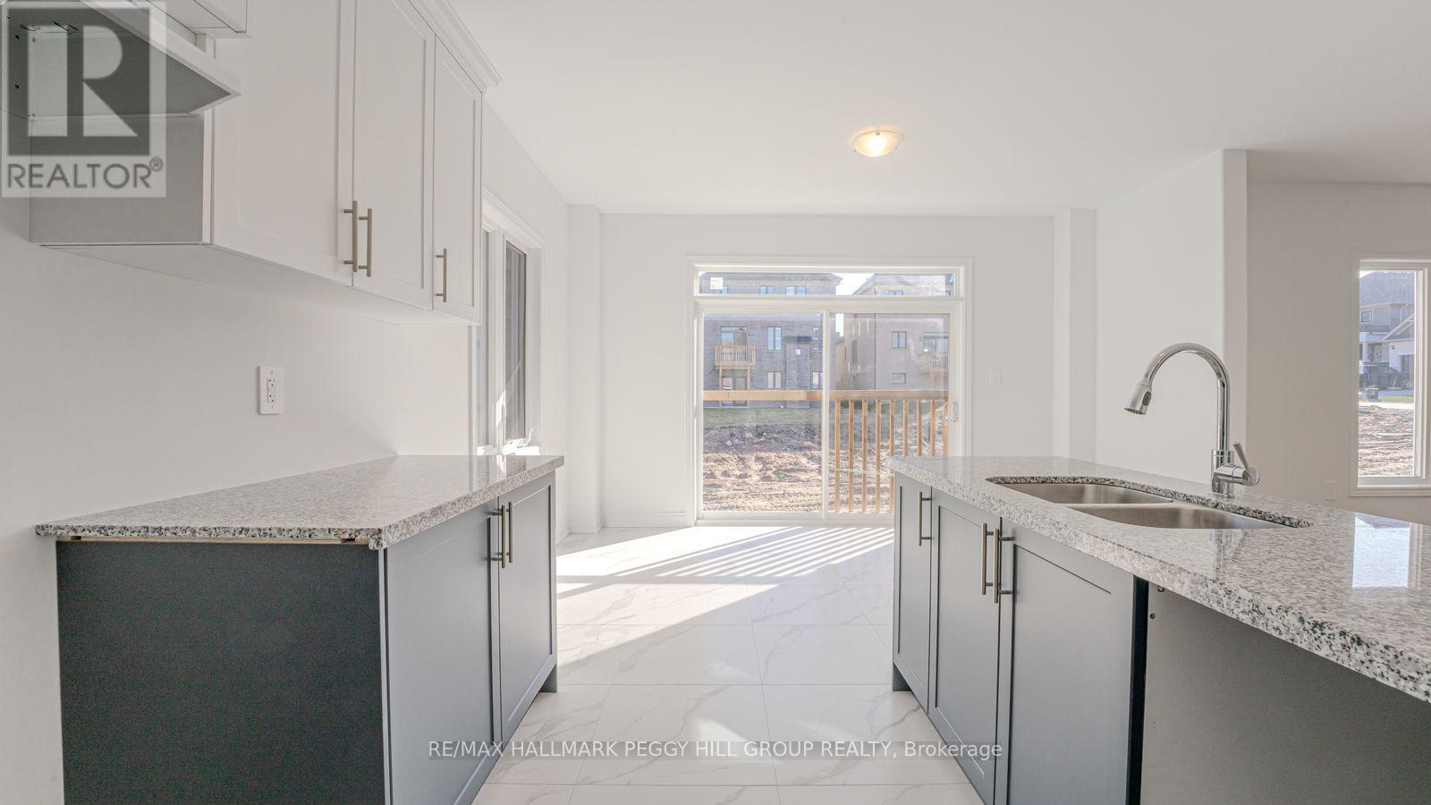 Upper Unit - 2988 Monarch Drive, Orillia, Ontario  L3V 8M7 - Photo 3 - S12467956