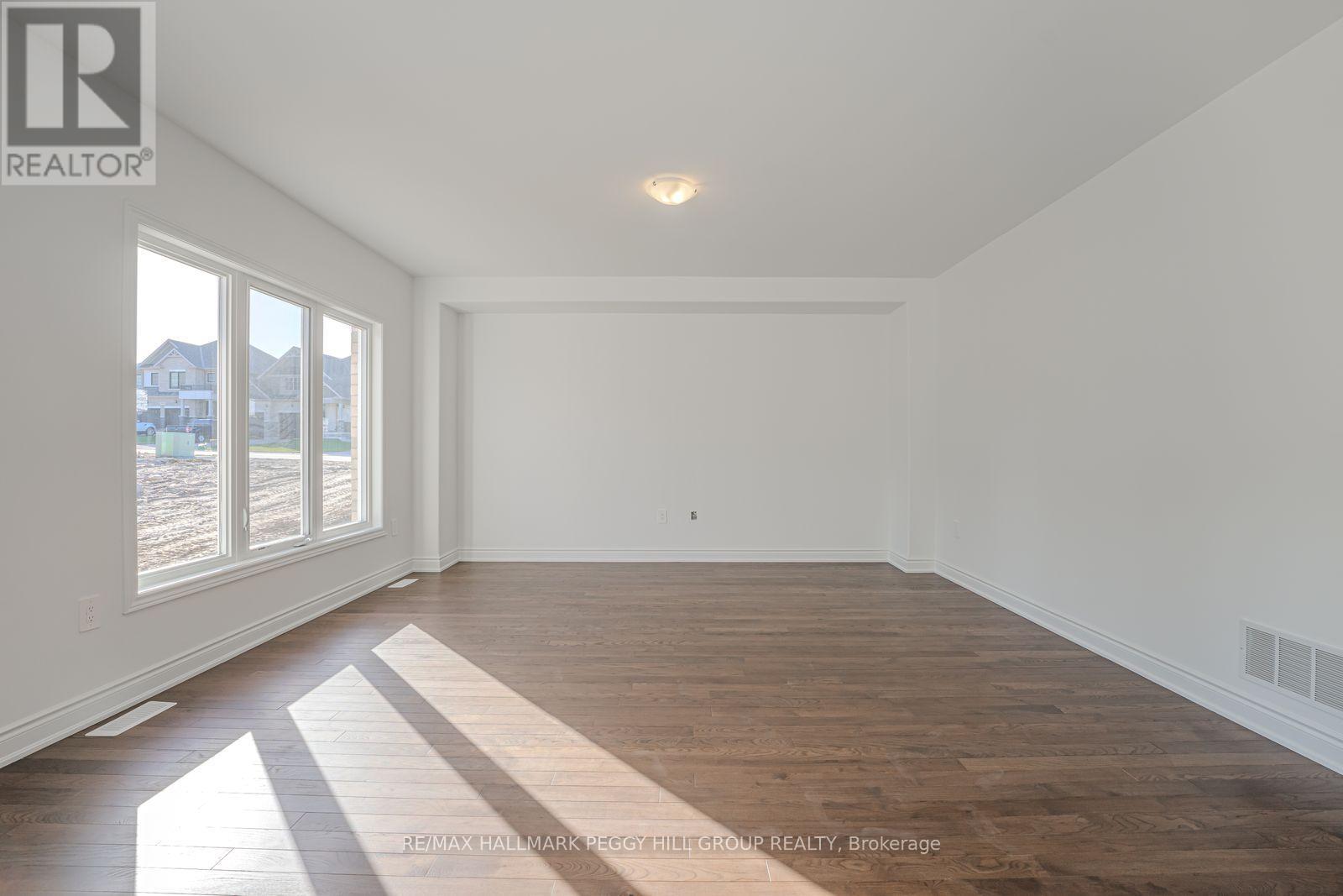 Upper Unit - 2988 Monarch Drive, Orillia, Ontario  L3V 8M7 - Photo 4 - S12467956