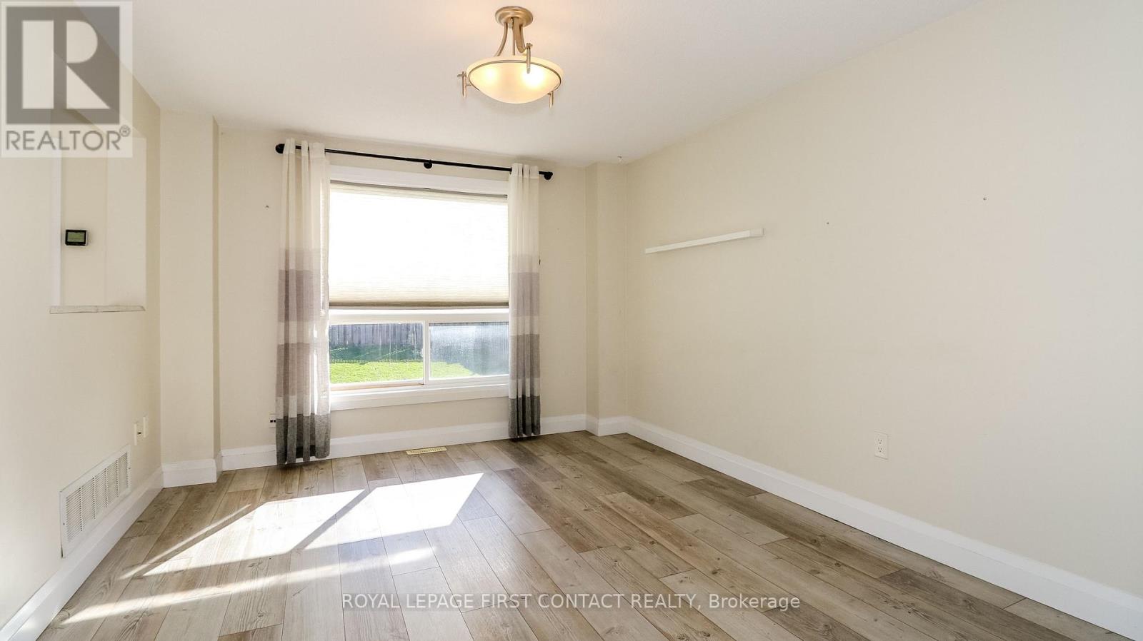 75 Larkin Drive, Barrie, Ontario  L4M 7B3 - Photo 6 - S12467998