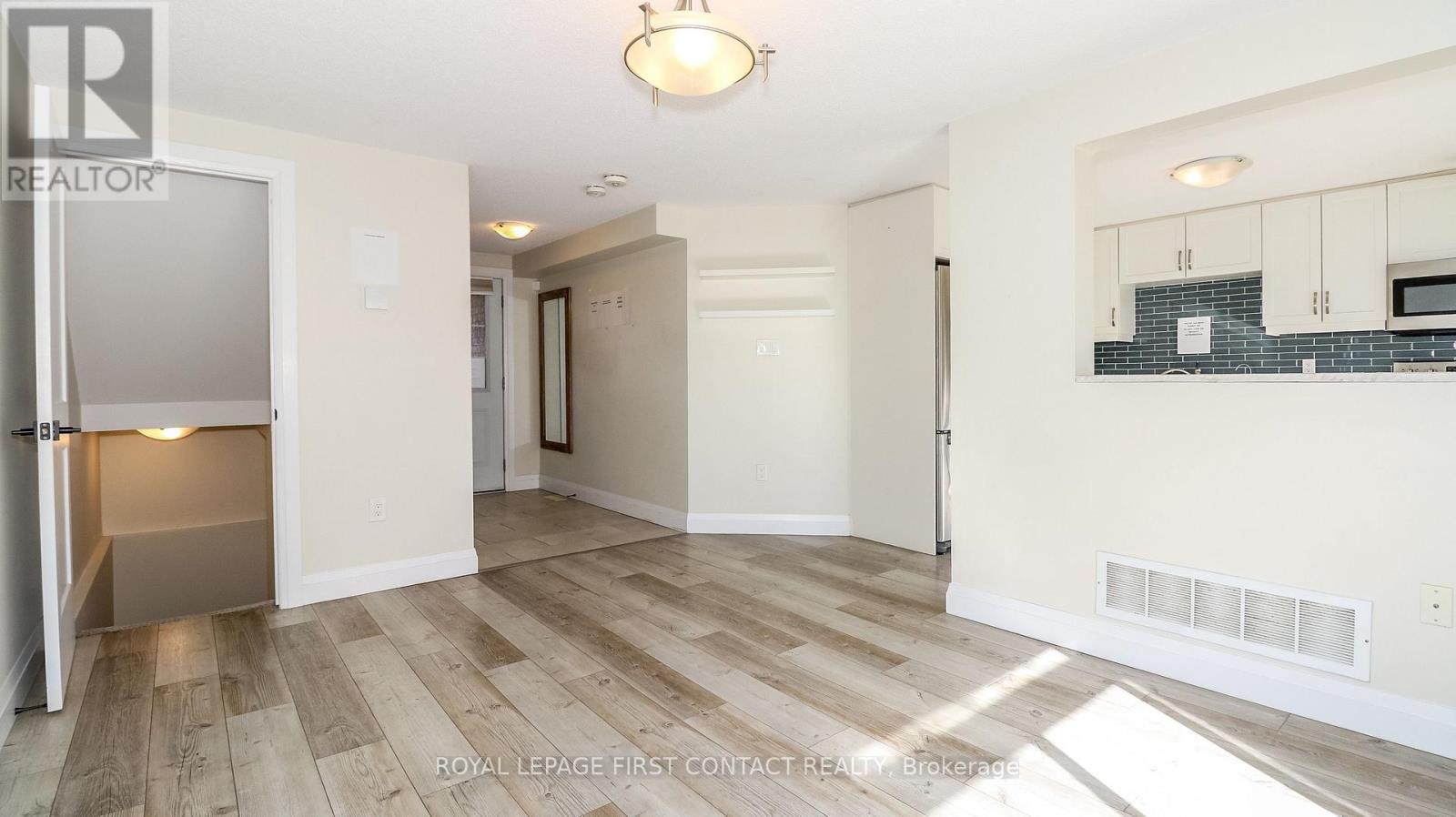75 Larkin Drive, Barrie, Ontario  L4M 7B3 - Photo 7 - S12467998