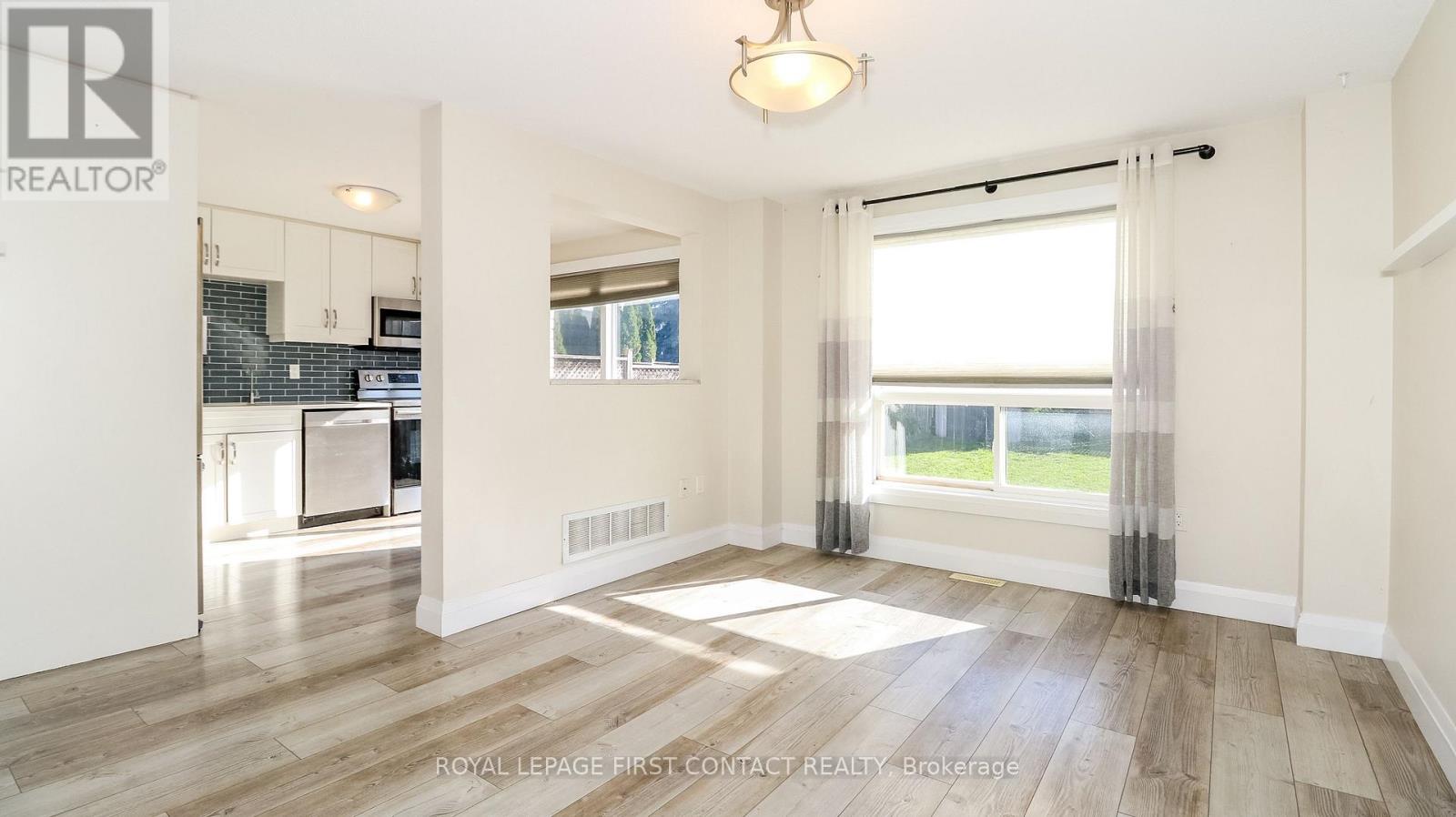 75 Larkin Drive, Barrie, Ontario  L4M 7B3 - Photo 8 - S12467998