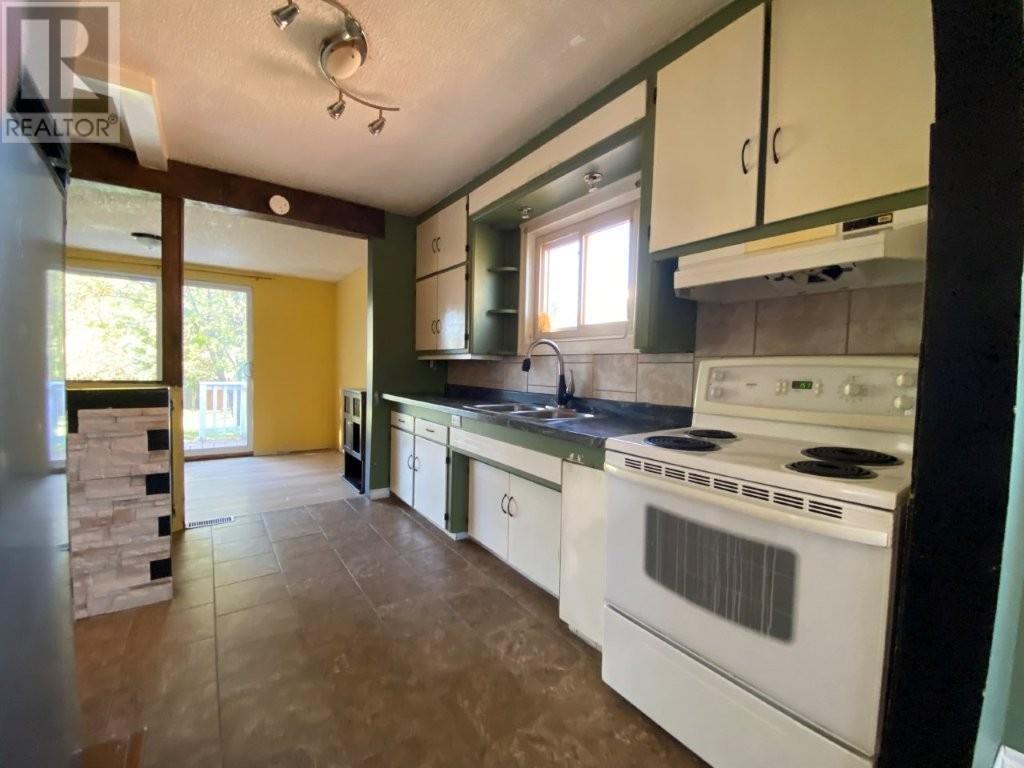 293 Third Ave, Sault Ste. Marie, Ontario  P6C 4M2 - Photo 6 - SM253002