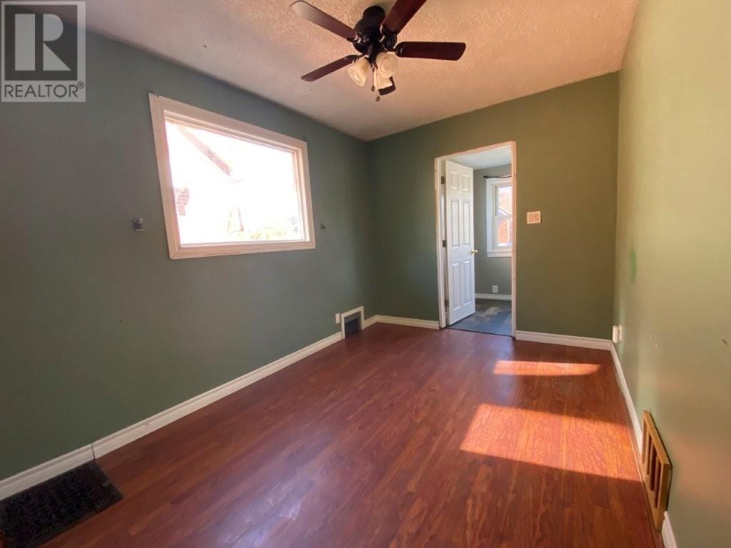 293 Third Ave, Sault Ste. Marie, Ontario  P6C 4M2 - Photo 3 - SM253002
