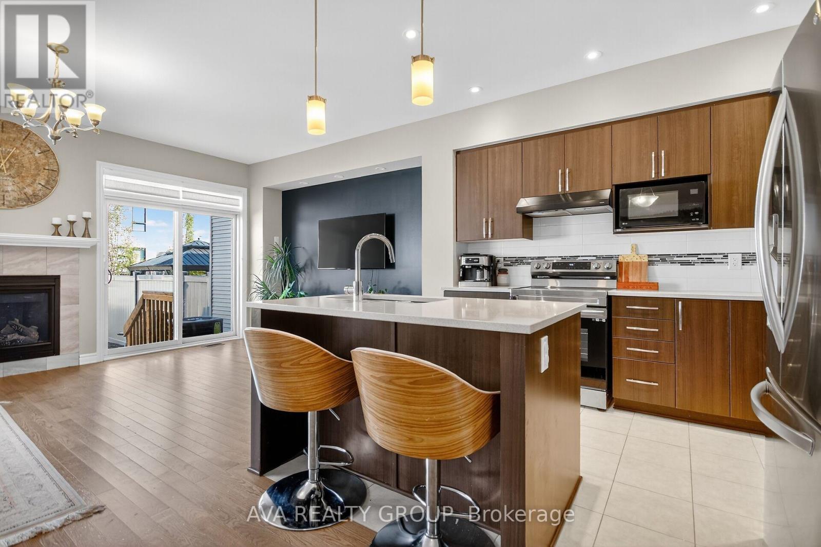542 Triangle Street, Ottawa, Ontario  K2M 0M5 - Photo 10 - X12405478