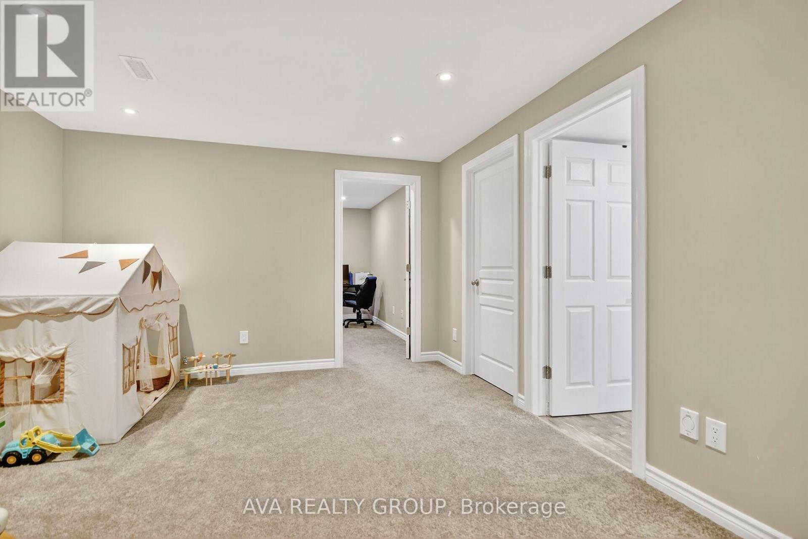 542 Triangle Street, Ottawa, Ontario  K2M 0M5 - Photo 28 - X12405478