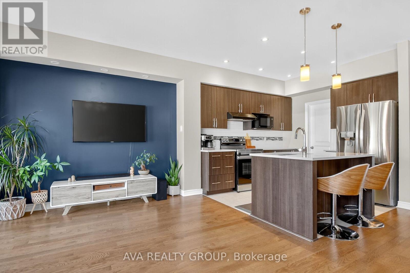 542 Triangle Street, Ottawa, Ontario  K2M 0M5 - Photo 8 - X12405478