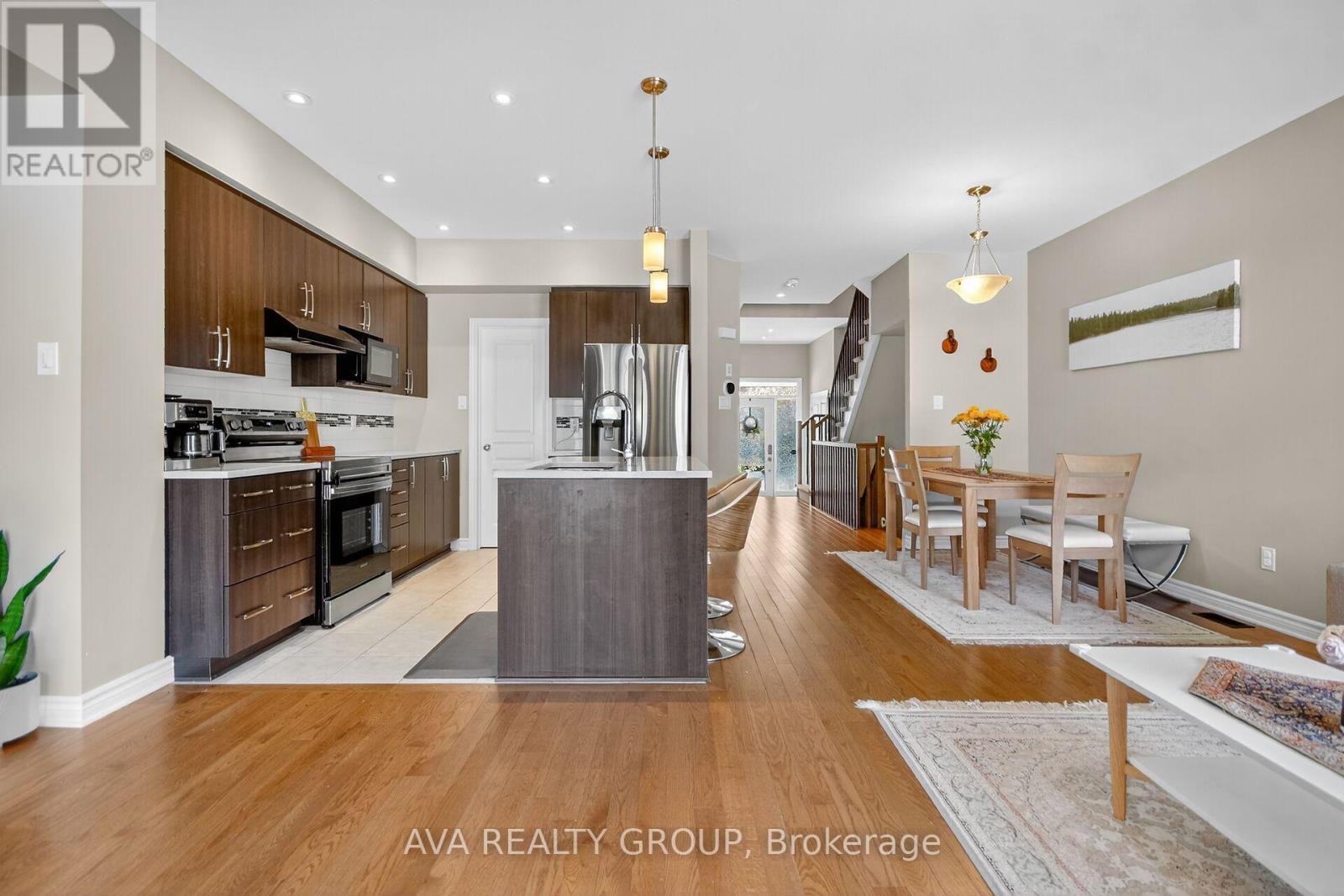 542 Triangle Street, Ottawa, Ontario  K2M 0M5 - Photo 9 - X12405478
