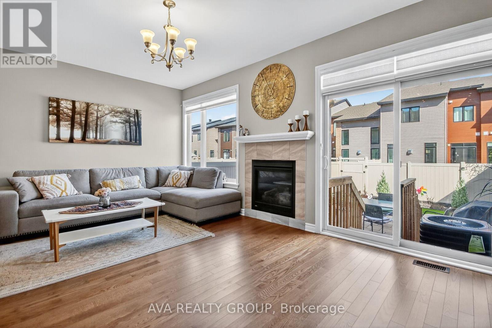 542 Triangle Street, Ottawa, Ontario  K2M 0M5 - Photo 6 - X12405478