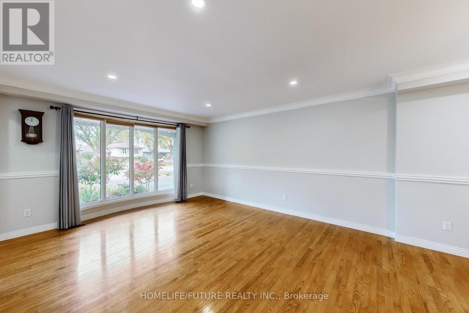 659 Bridle Wood, Burlington, Ontario  L7L 4E2 - Photo 10 - W12467932