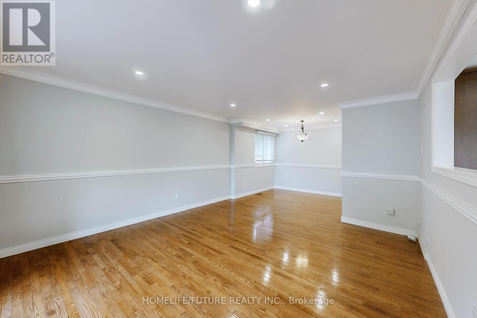 659 Bridle Wood, Burlington, Ontario  L7L 4E2 - Photo 11 - W12467932