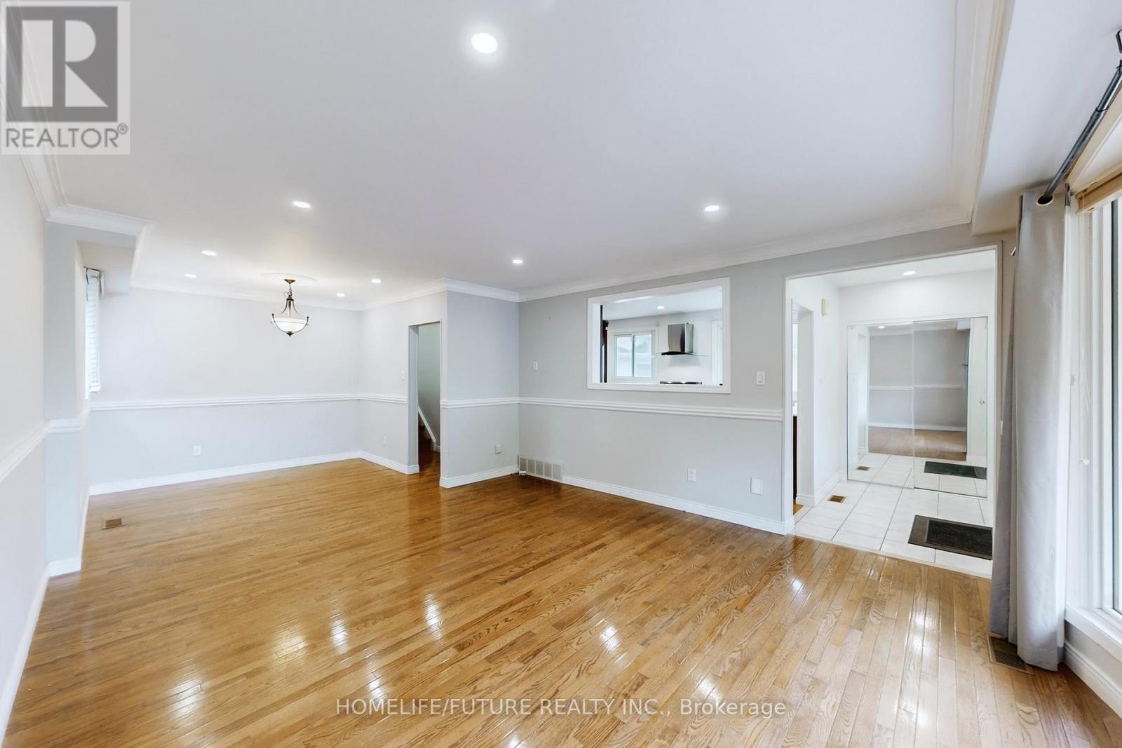 659 Bridle Wood, Burlington, Ontario  L7L 4E2 - Photo 12 - W12467932