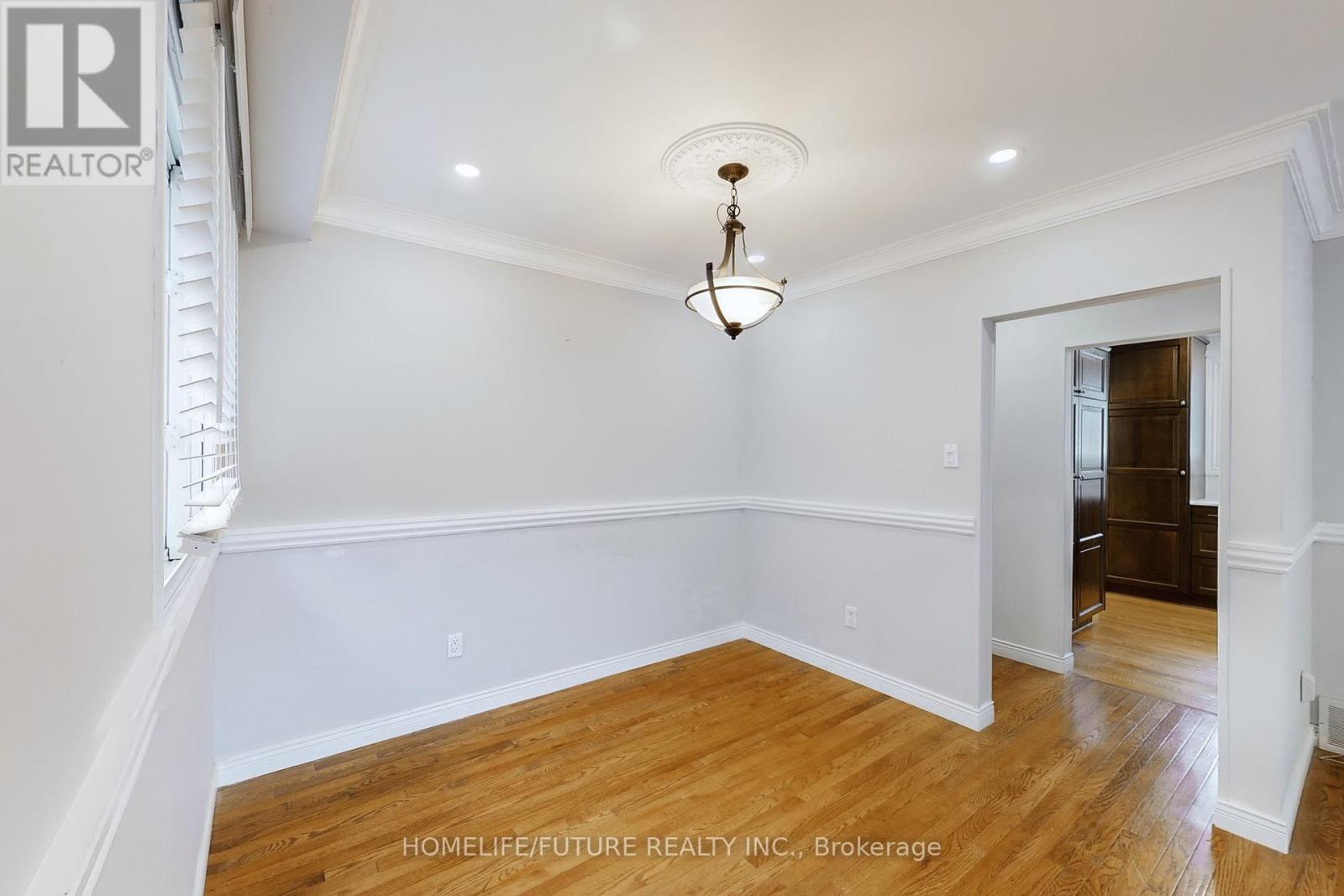 659 Bridle Wood, Burlington, Ontario  L7L 4E2 - Photo 13 - W12467932