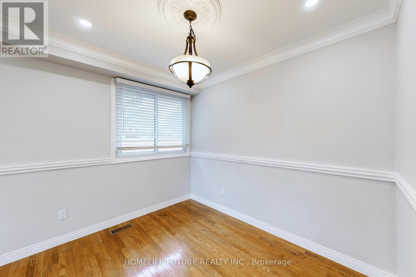 659 Bridle Wood, Burlington, Ontario  L7L 4E2 - Photo 14 - W12467932