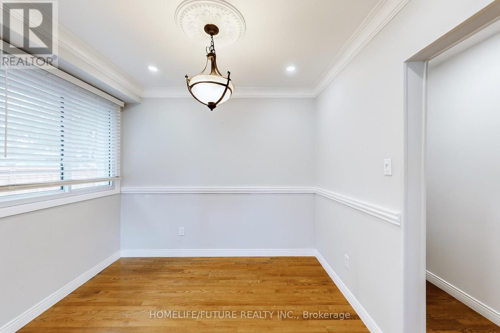 659 Bridle Wood, Burlington, Ontario  L7L 4E2 - Photo 15 - W12467932