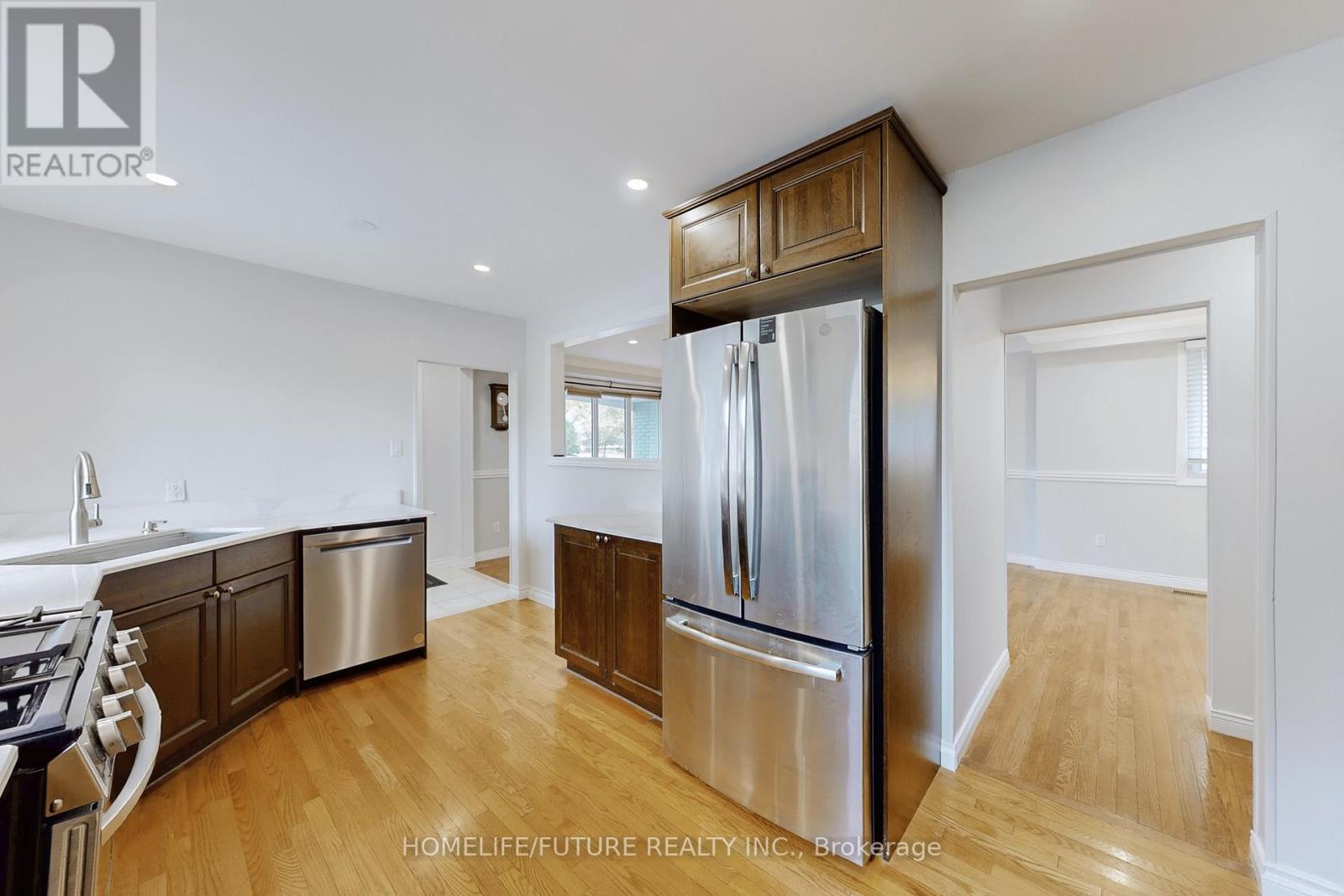 659 Bridle Wood, Burlington, Ontario  L7L 4E2 - Photo 20 - W12467932