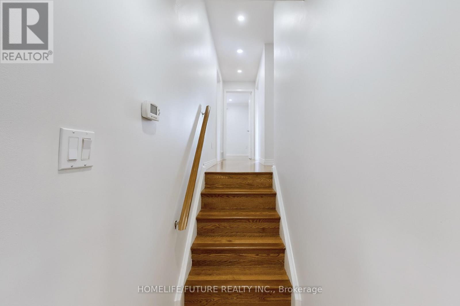 659 Bridle Wood, Burlington, Ontario  L7L 4E2 - Photo 23 - W12467932