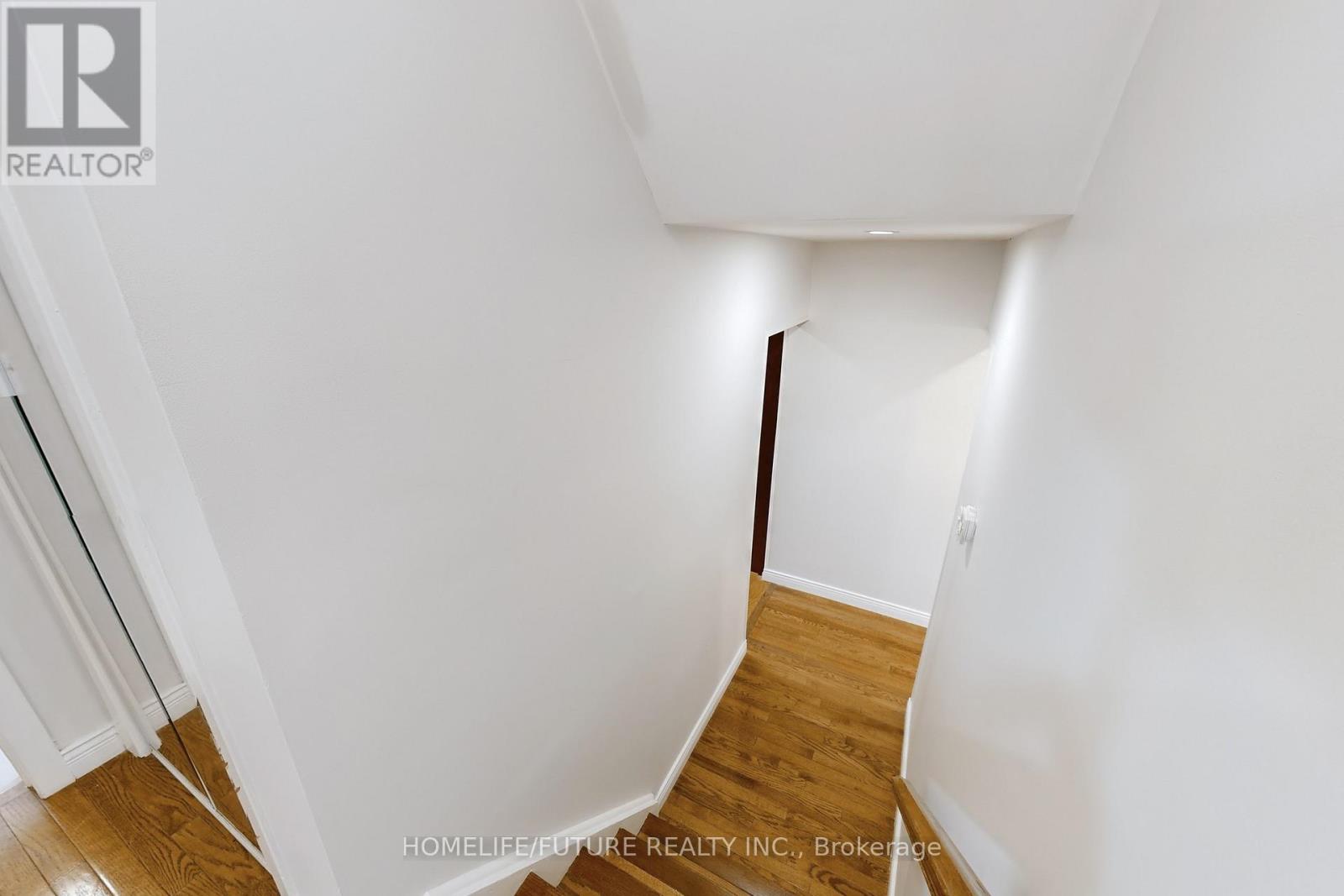659 Bridle Wood, Burlington, Ontario  L7L 4E2 - Photo 24 - W12467932