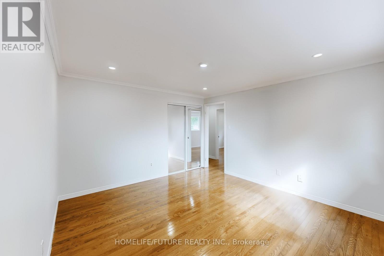 659 Bridle Wood, Burlington, Ontario  L7L 4E2 - Photo 27 - W12467932