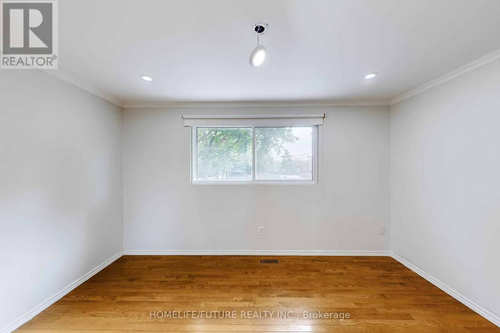 659 Bridle Wood, Burlington, Ontario  L7L 4E2 - Photo 29 - W12467932