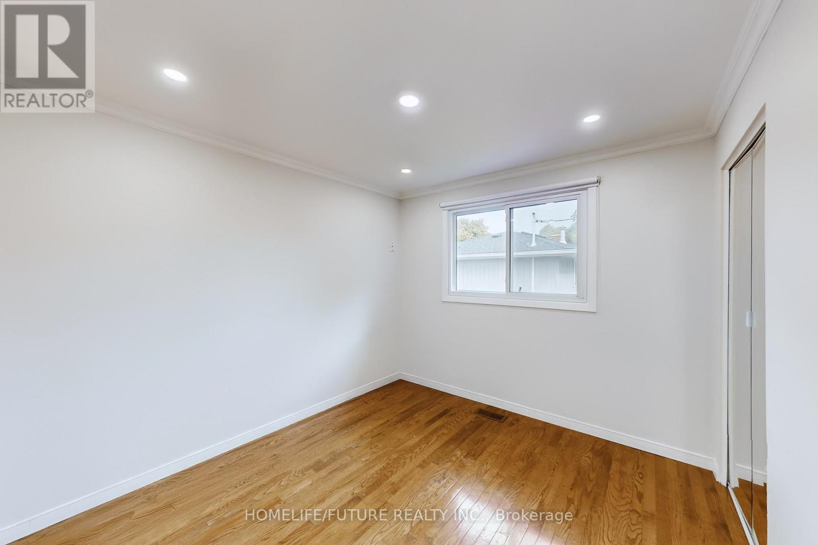 659 Bridle Wood, Burlington, Ontario  L7L 4E2 - Photo 32 - W12467932