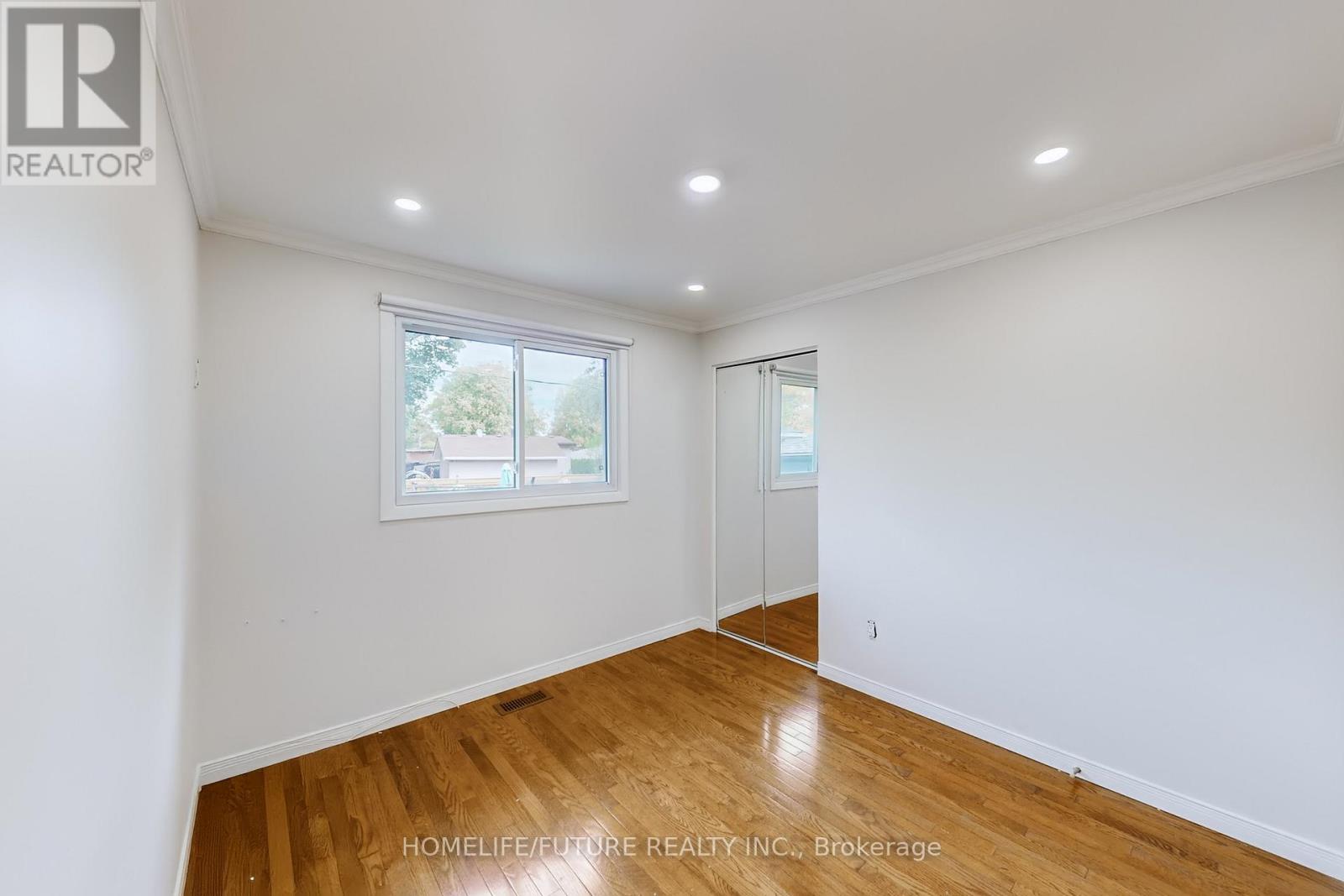 659 Bridle Wood, Burlington, Ontario  L7L 4E2 - Photo 34 - W12467932