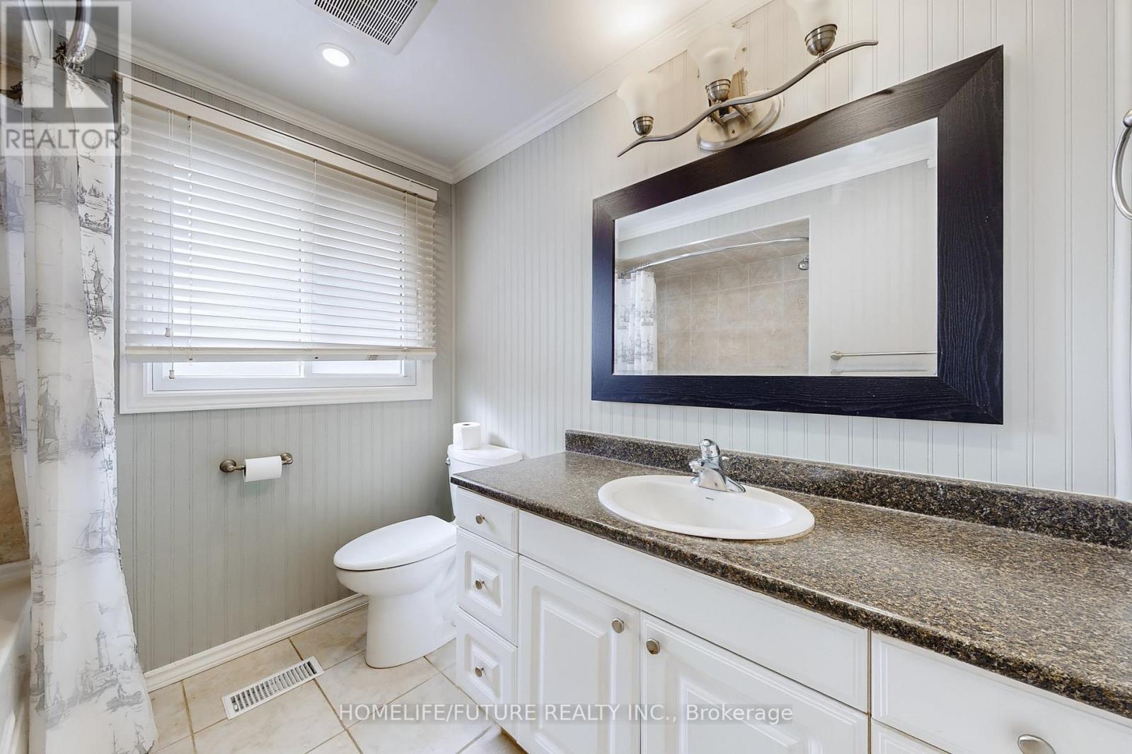 659 Bridle Wood, Burlington, Ontario  L7L 4E2 - Photo 35 - W12467932