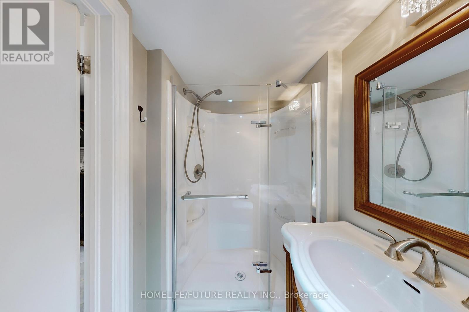 659 Bridle Wood, Burlington, Ontario  L7L 4E2 - Photo 42 - W12467932