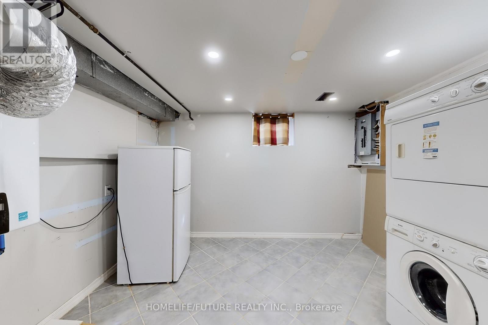 659 Bridle Wood, Burlington, Ontario  L7L 4E2 - Photo 43 - W12467932