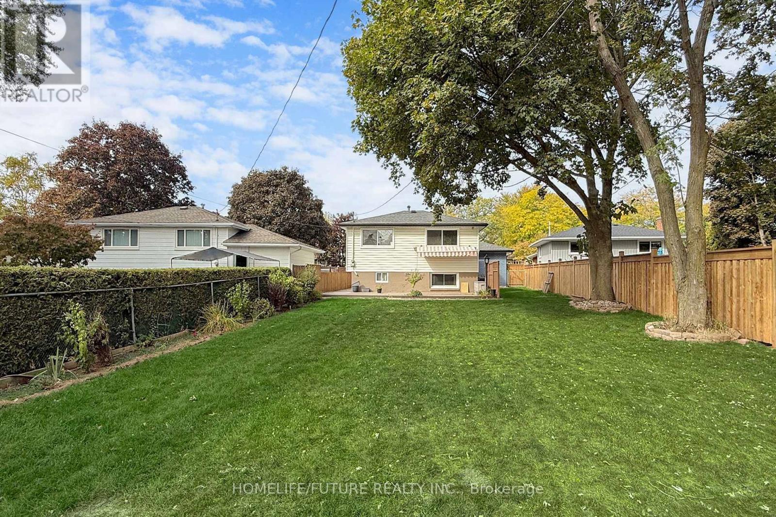 659 Bridle Wood, Burlington, Ontario  L7L 4E2 - Photo 46 - W12467932